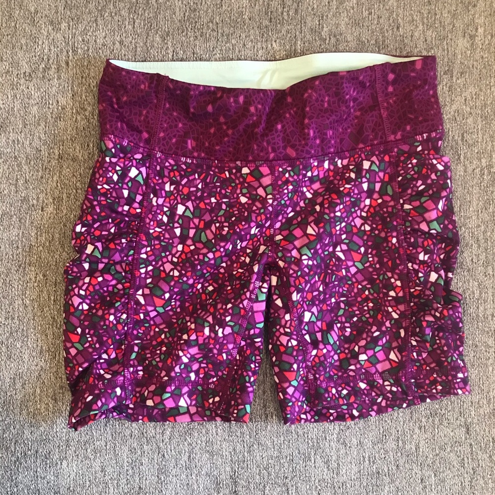 Lululemon Size 6 Bike Shorts high waisted
